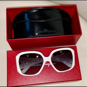 Salvatore Ferragamo Women Sunglasses